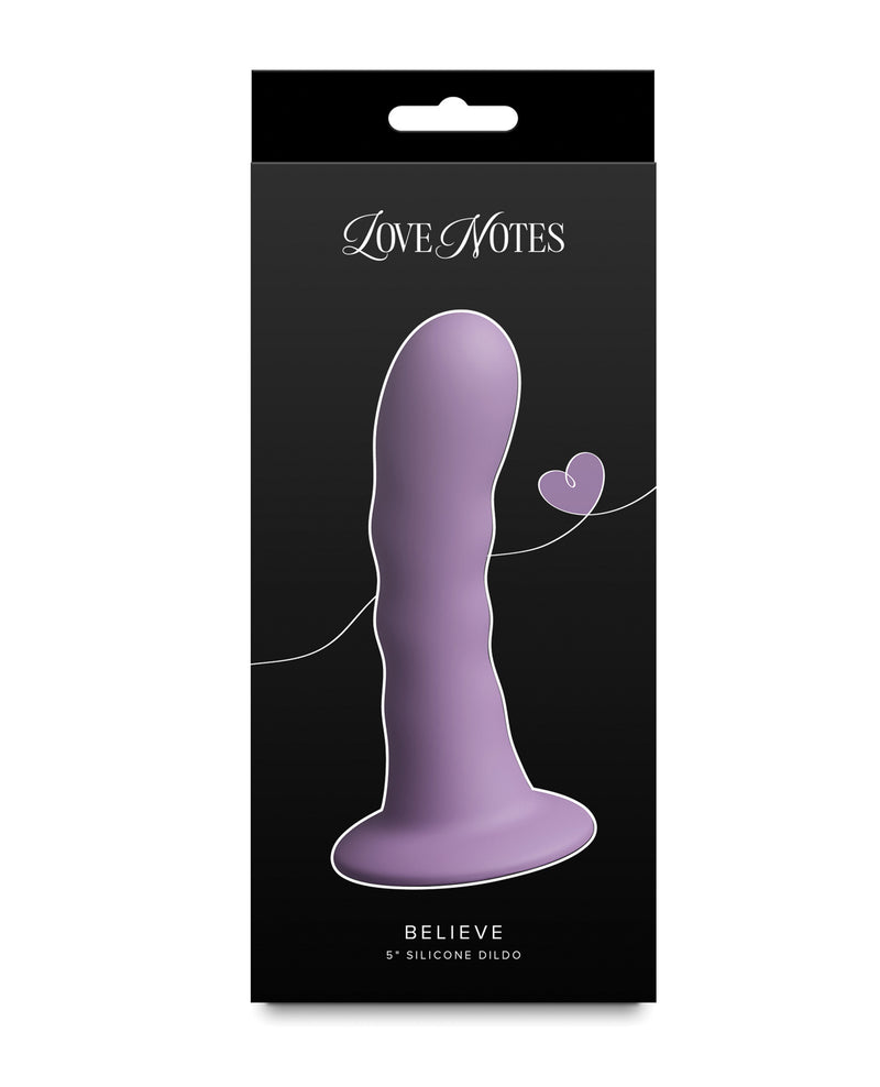 Cargue la imagen en el visor de la galería, Love Notes Believe dildo curvado de silicona con relieves, de 5 pulgadas, con ventosa