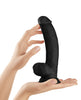 Załaduj obraz do przeglądarki galerii, Czarny zakrzywiony dildo Flexiskin z płynnego silikonu z jądrami, trzonek 9.5 Inch
