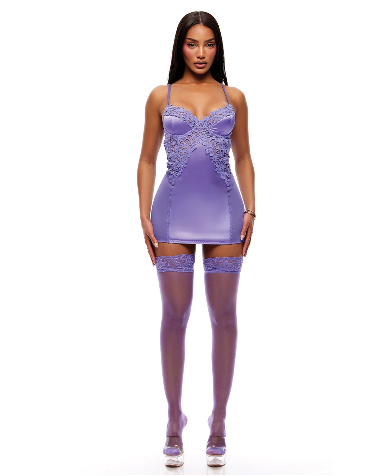 Conjunto de camisón y tanga de encaje de guipur morado con medias hasta el muslo XL