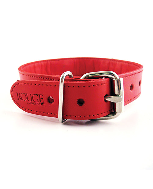 Collar de cuero rojo con anilla en O y tachuelas
