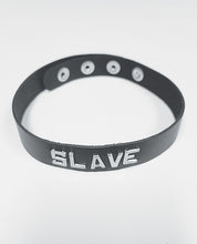 Cargue la imagen en el visor de la galería, Collar de Cuero Premium Spartacus SLAVE - Negro Azabache de Lujo
