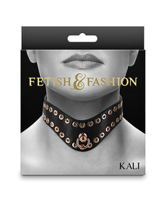 Collier Kali Élégant - Noir Avec Clous Dorés Pour le Style