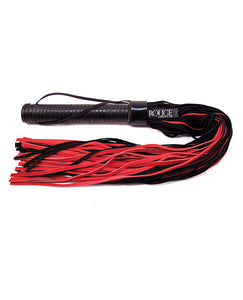 Flogger en cuir velours cramoisi avec poignée en grip noir et rouge