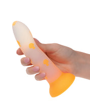 Bild in den Galerie-Viewer laden, Illuminierter Pilz Genuss: Leuchtender Silikon-Dildo mit Saugnapf - Orange
