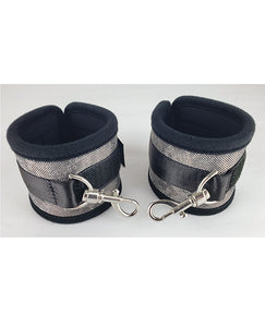 Spartacus Silver Neoprene Wrist Restraints pentru Confort