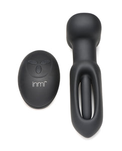 Inmi Bum Flick Flicking & Vibrating Silicone Butt Plug kaukosäätimellä - musta