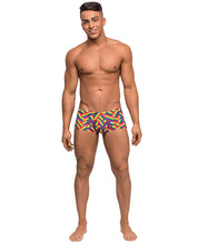 Afbeelding laden in Galerijviewer, Pride Fest Contoured Pouch Mini Short Rainbow
